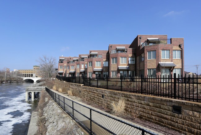 East Bank Flats in South Bend, IN - Building Photo - Building Photo