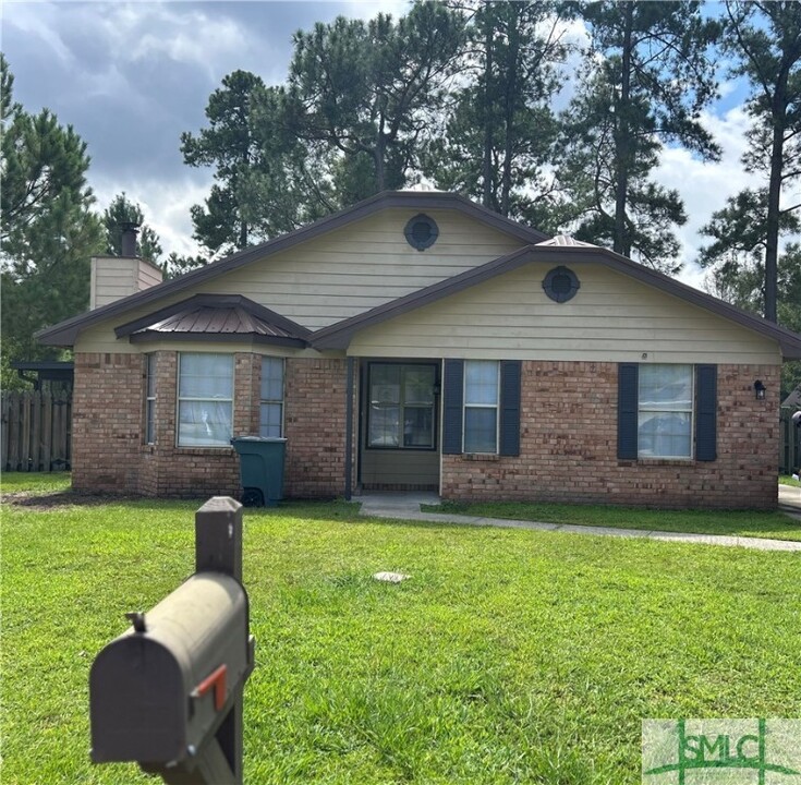 830 Kiln Ln in Hinesville, GA - Building Photo