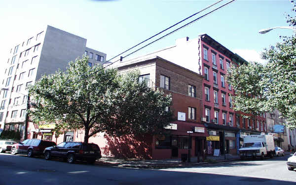 303 1st St in Hoboken, NJ - Building Photo - Building Photo