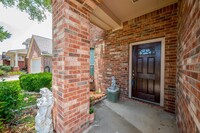 18006 Willow Cliff Ln in Cypress, TX - Foto de edificio - Building Photo