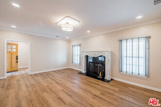 2537 Cotner Ave in Los Angeles, CA - Building Photo - Building Photo