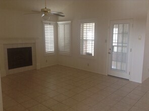 12061 Meadow Gate Dr in El Paso, TX - Building Photo - Building Photo