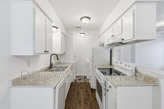 5104 Herrick Ct in Haltom City, TX - Building Photo - Building Photo