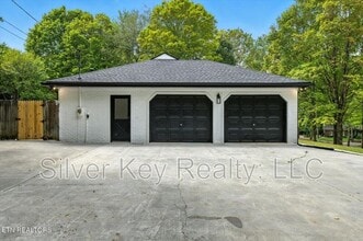 1113 Springfield Dr in Athens, TN - Building Photo - Building Photo