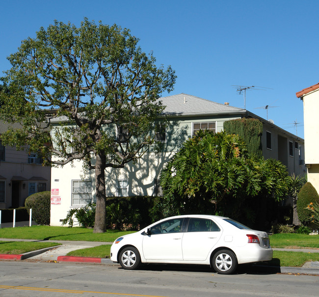 11129 Camarillo St in North Hollywood, CA - Building Photo - Building Photo