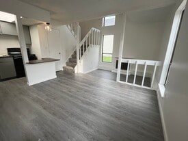 1881 S Arlington St in Akron, OH - Building Photo