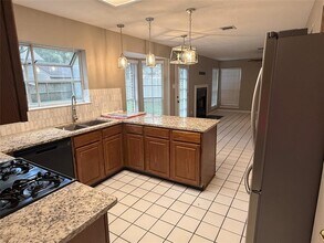 3810 Babbling Creek Dr in Houston, TX - Building Photo - Building Photo