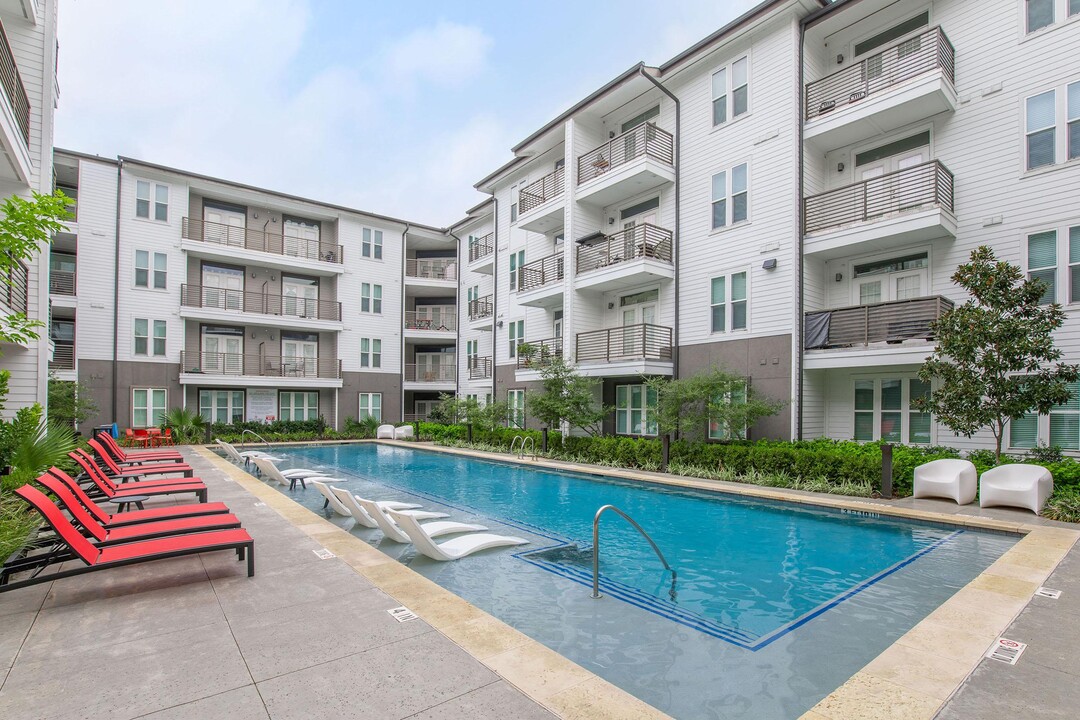 Farmhouse Apartments in Austin, TX - Foto de edificio