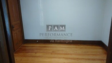 902 E Chambers St in Milwaukee, WI - Building Photo - Building Photo