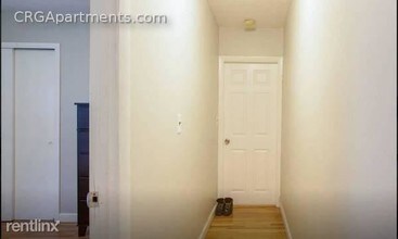 17 Hunting St-Unit -# 2 in Cambridge, MA - Foto de edificio - Building Photo