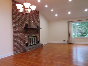 11 Country Ridge Dr in Rye Brook, NY - Building Photo - Building Photo