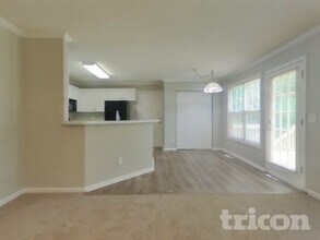 4013 Mt Vernon Dr, Unit 1401 in Woodstock, GA - Foto de edificio - Building Photo