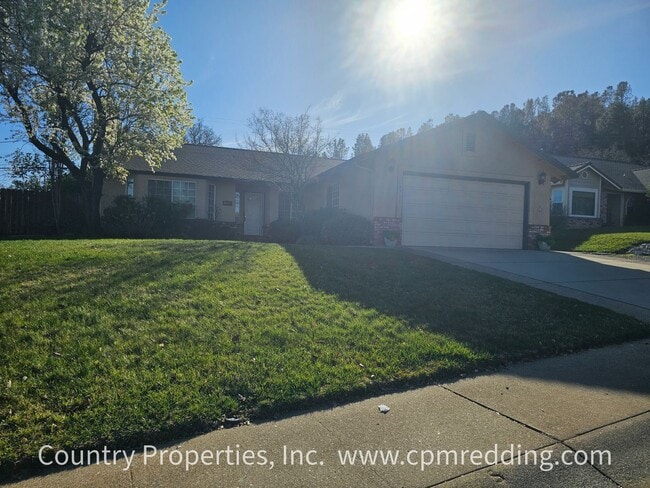 4982 Tralee Ln in Redding, CA - Building Photo - Building Photo