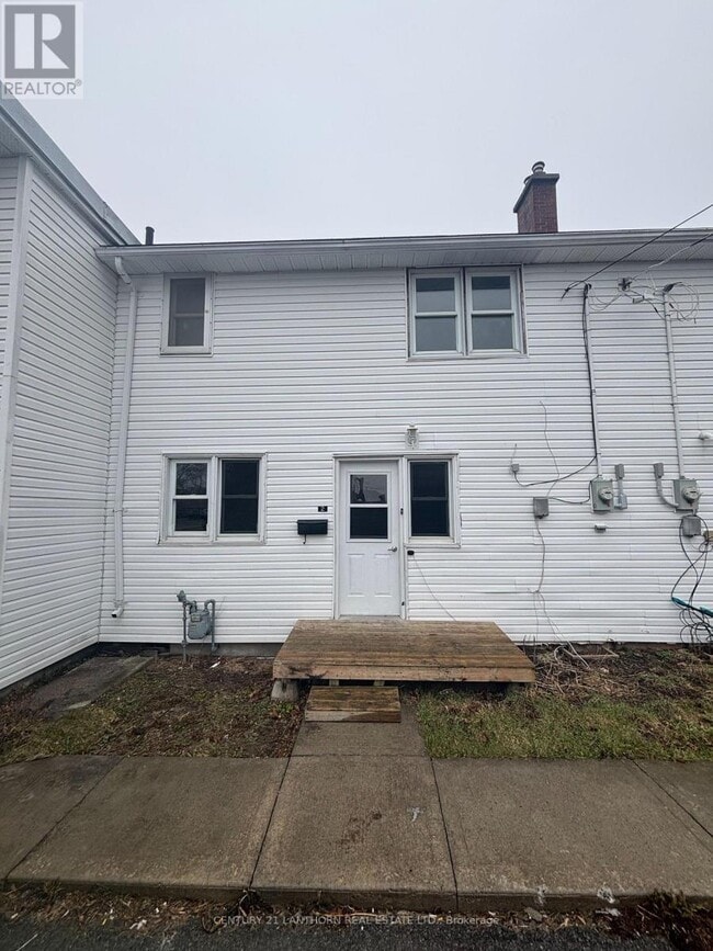 2 Caen Ct
