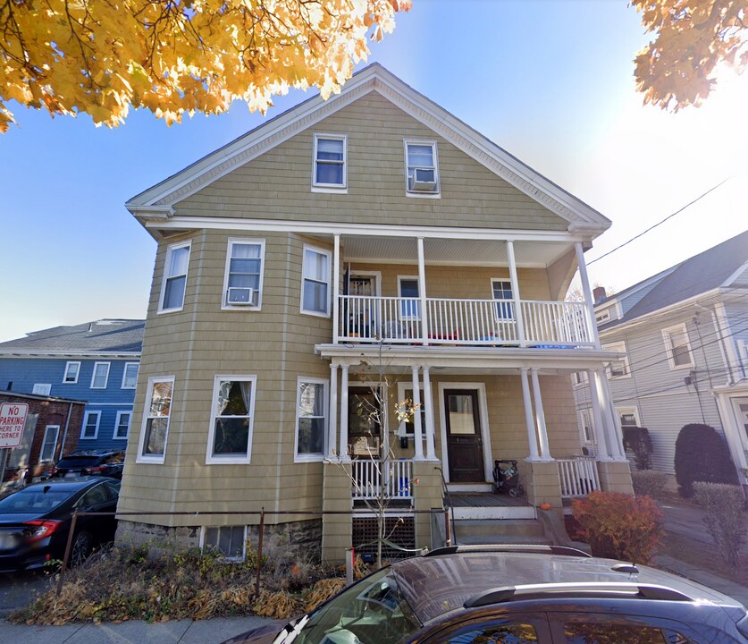 2 Thorndike St, Unit 4b in Arlington, MA - Building Photo