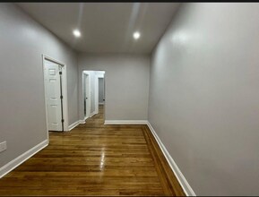 500 Adams Ln in North Brunswick, NJ - Building Photo - Building Photo