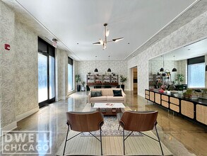 5106 N Broadway St in Chicago, IL - Foto de edificio - Building Photo