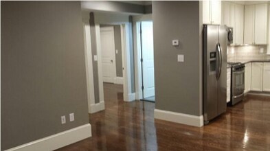 384 Langley Rd, Unit 384 in Newton, MA - Building Photo - Building Photo