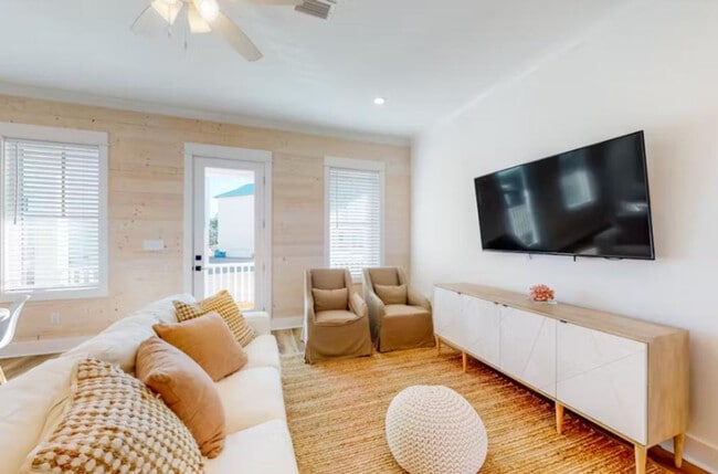 property at 7 W Gate