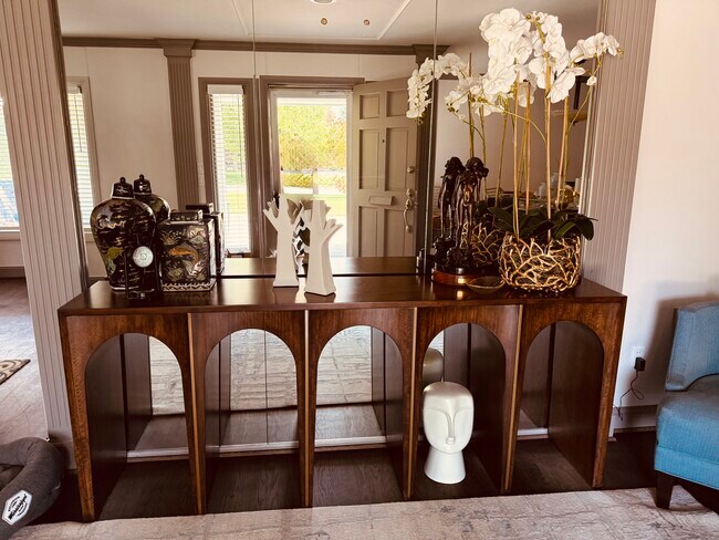 1720 Dorchester Pl in Nichols Hills, OK - Building Photo - Building Photo