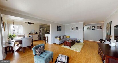 31 Canterbury Square in Alexandria, VA - Building Photo - Building Photo