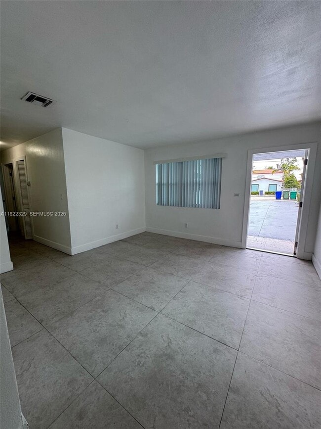 2941 SW 36th Ave in Miami, FL - Building Photo - Building Photo