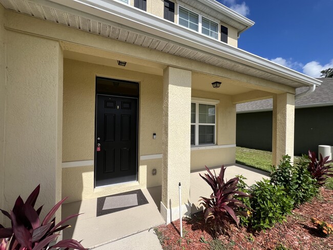 1110 Newton Cir in Rockledge, FL - Building Photo - Building Photo