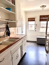 1147 Van Buren Ave in Los Angeles, CA - Foto de edificio - Building Photo