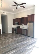265 N Front St-Unit -202 in Wilmington, NC - Foto de edificio - Building Photo