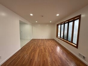 23 Lamont Rd in Burlington, NJ - Building Photo - Building Photo