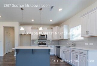 1207 Scotch Mdws Lp in Monroe, NC - Building Photo - Building Photo