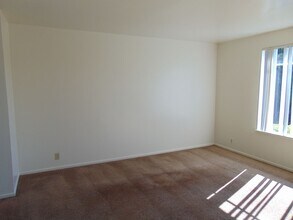 281 Donna Way in San Luis Obispo, CA - Building Photo - Building Photo