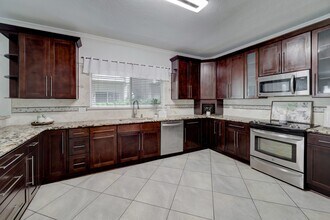 1115 Augusta Dr in Houston, TX - Building Photo - Building Photo