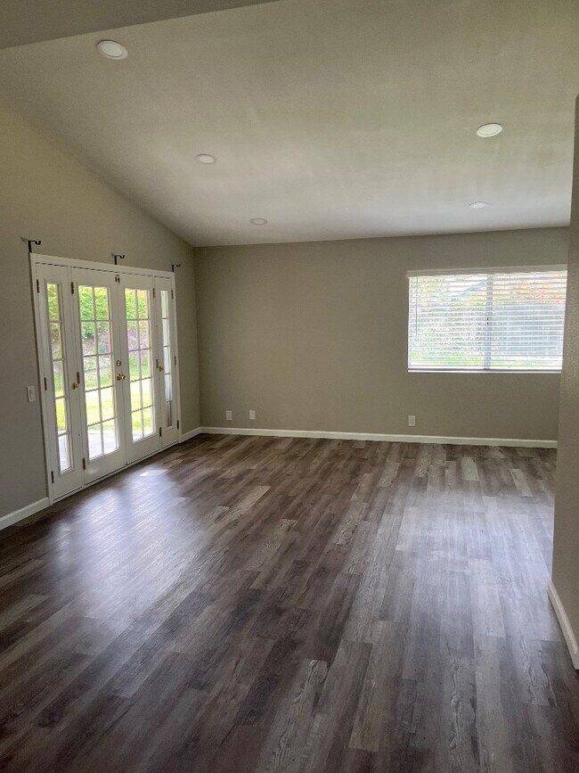 30274 Nebula Ln in Temecula, CA - Building Photo - Building Photo