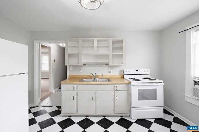 136 Goodman St in Charlottesville, VA - Building Photo - Building Photo