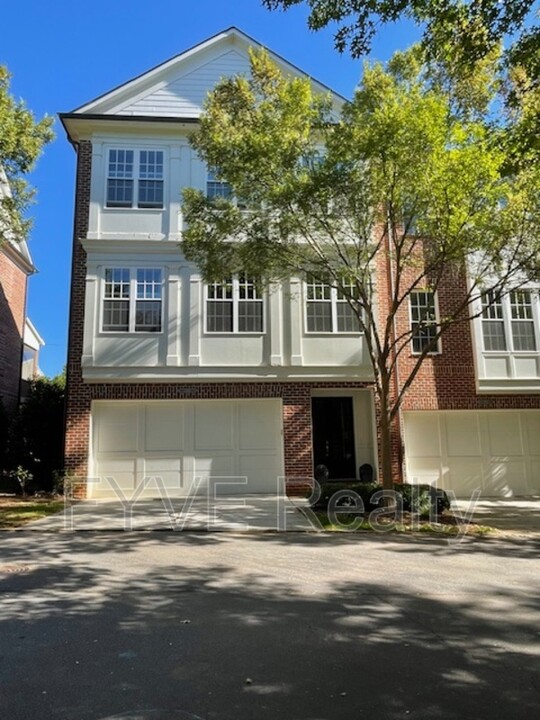 1295 Lullwater Park Cir in Atlanta, GA - Building Photo