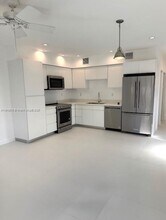 1243 SW 30th Pl in Miami, FL - Building Photo - Building Photo