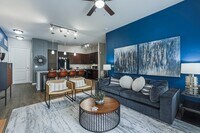 Aspire at 610 photo'