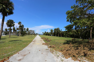 Suni Sands Mobile Home Park in Jupiter, FL - Building Photo - Building Photo