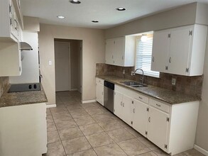 11126 Creekmere Dr in Dallas, TX - Building Photo - Building Photo
