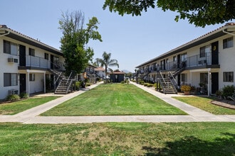 Terre at the Ranch in Ramona, CA - Foto de edificio - Building Photo