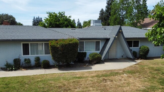 7421 N Maple Ave in Fresno, CA - Building Photo - Building Photo