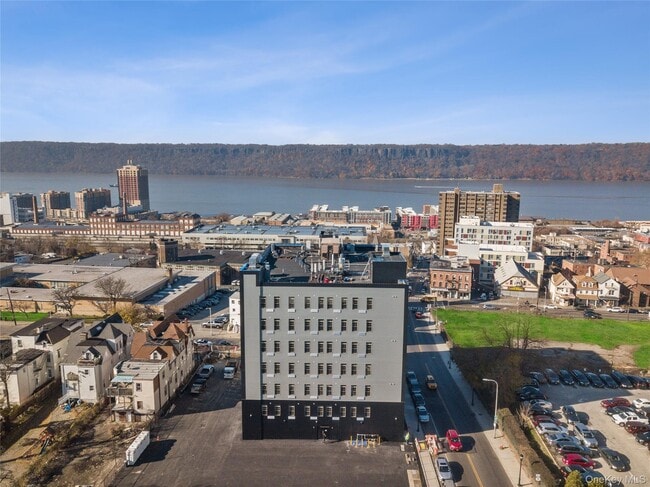70 Ashburton Ave in Yonkers, NY - Building Photo - Building Photo