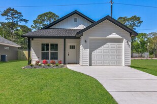 9846 Golden Ln in Lumberton, TX - Building Photo