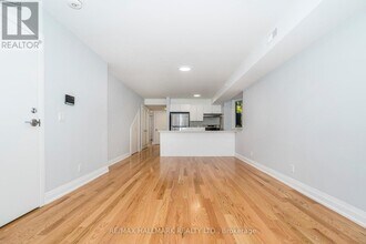 519 Gladstone Ave in Toronto, ON - Building Photo - Building Photo