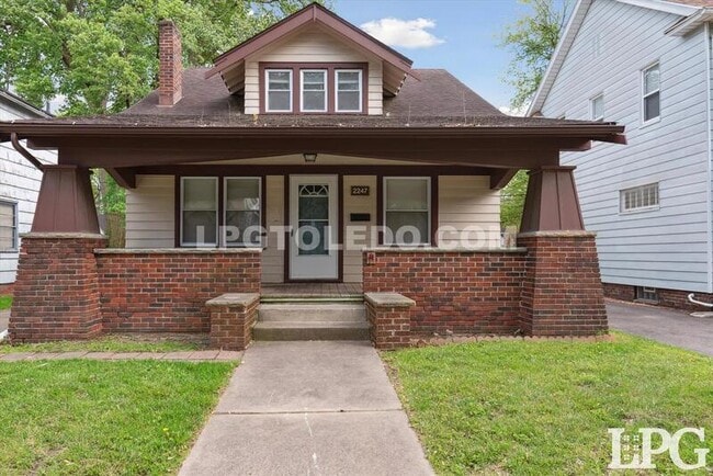 2247 Georgetown Ave in Toledo, OH - Building Photo - Building Photo