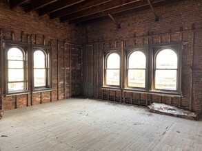 2316 S Broad St in Philadelphia, PA - Building Photo - Interior Photo