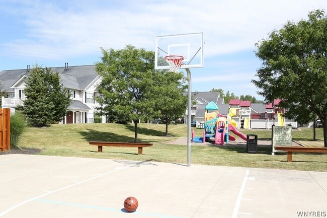 property at 5 Autumn Creek Ln