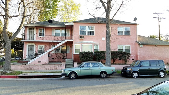 5057 Cahuenga Blvd in North Hollywood, CA - Building Photo - Building Photo