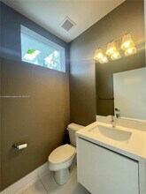6855 NW 103rd Ave in Doral, FL - Building Photo - Building Photo